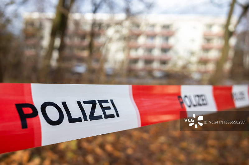 德国警察在犯罪事件后的警戒线图片素材