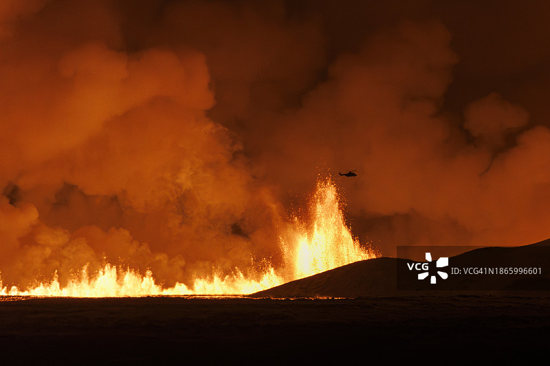 冰岛雷克雅内斯火山喷发图片素材