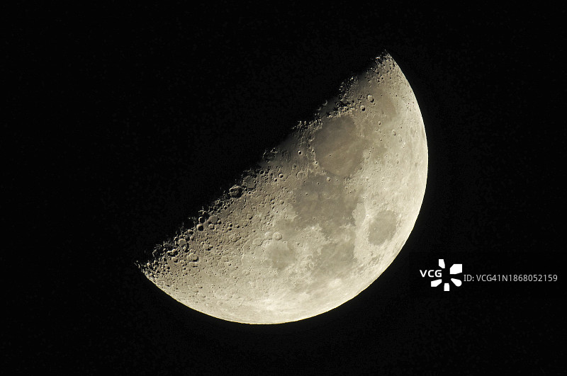 上弦月图片素材
