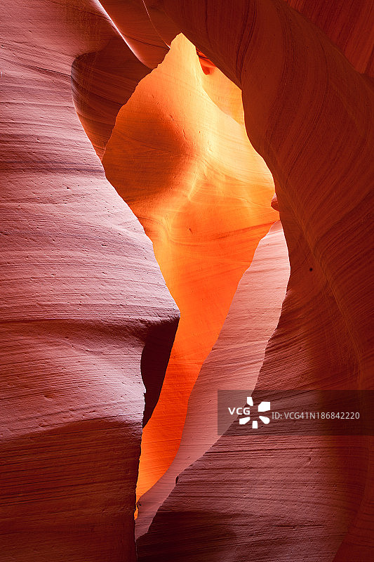 下羚羊峡谷发光通道图片素材