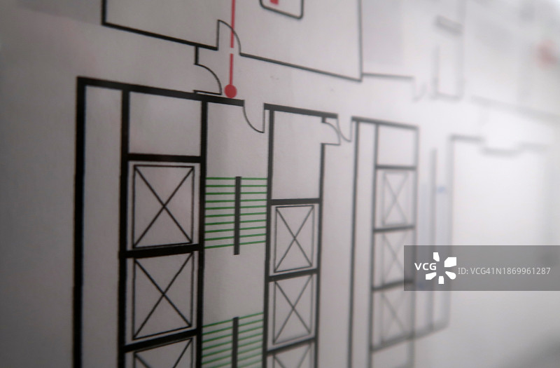 显示门和楼梯的建筑平面图图片素材