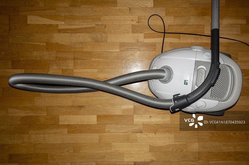 地板上的吸尘器图片素材