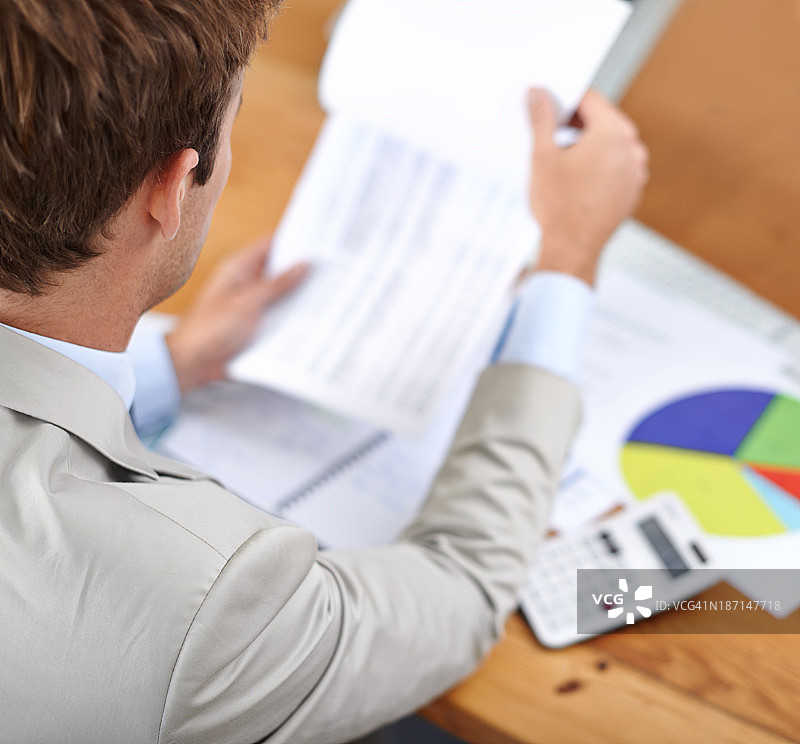 他掌握了数据……图片素材