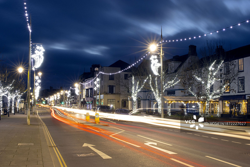 圣诞灯光照亮的比德福德码头图片素材