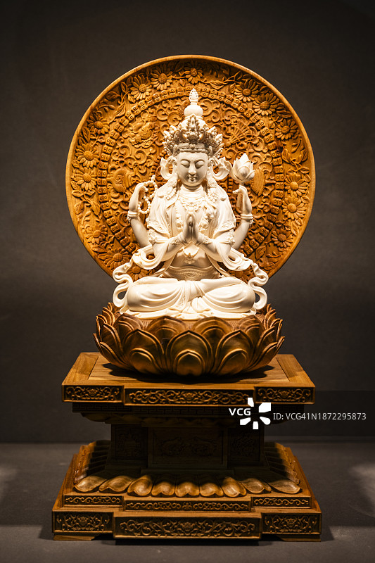 白色佛像图片素材