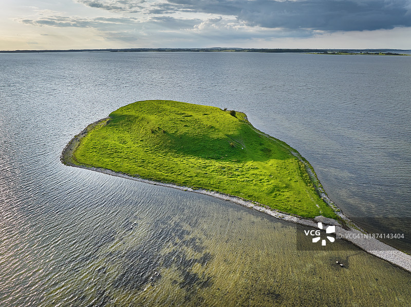 丹麦罗斯基勒峡湾的博伦哈尔沃半岛图片素材