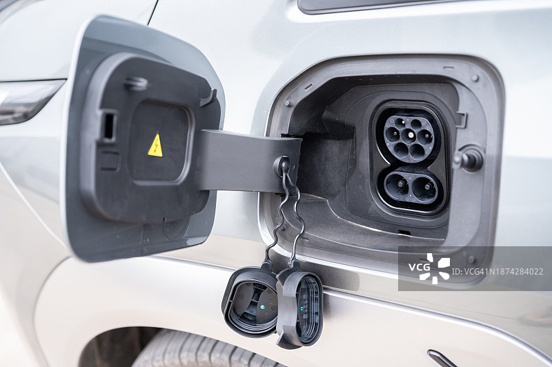 电动汽车充电端口Type 2（Mennekes）连接器特写图片素材