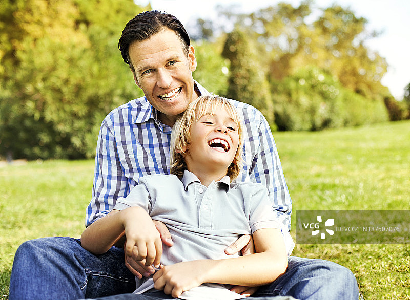 父亲和儿子图片素材