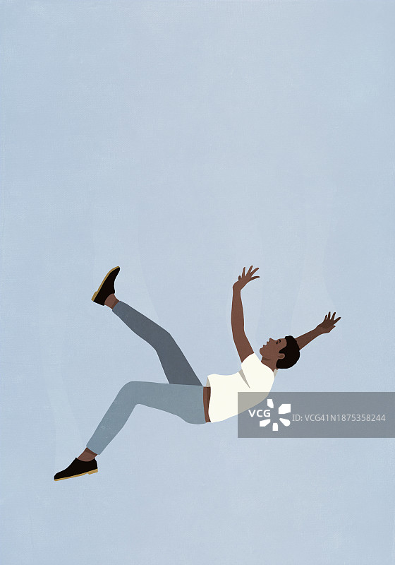 男人在蓝天下半空中坠落图片素材