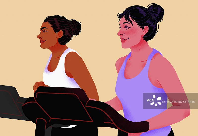 在健身房跑步机上锻炼的微笑女性图片素材