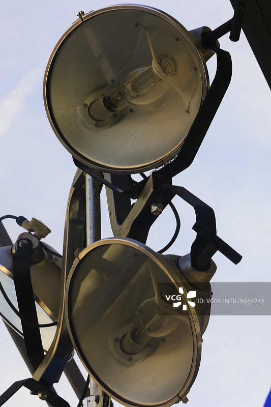 用于户外公共活动的移动照明设备图片素材