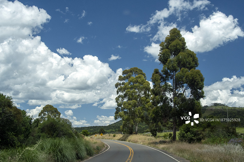 巴西圣卡塔琳娜州乌鲁比西乡村公路图片素材