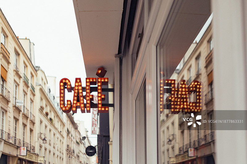 城市灯光：咖啡馆标牌图片素材