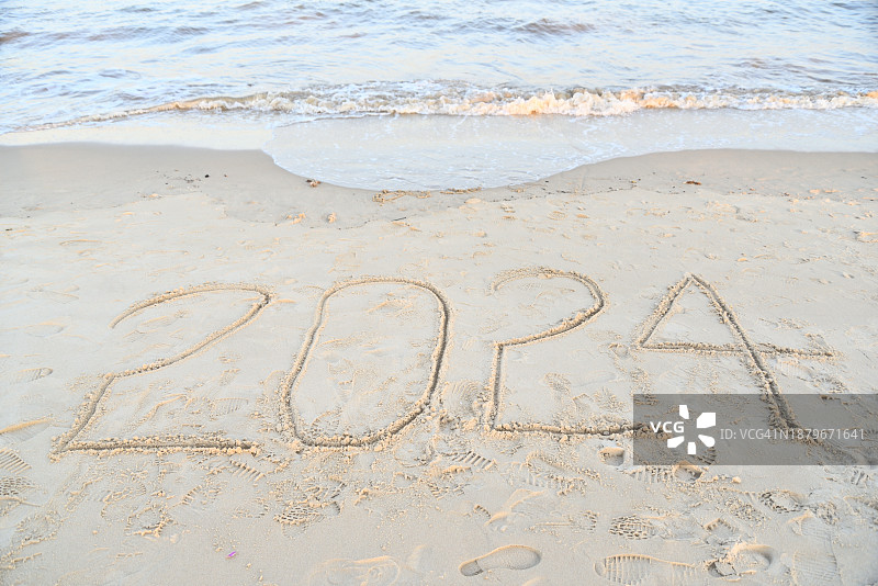 2024新年海滩图片素材