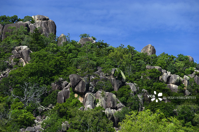 磁岛风光：花岗岩山丘与自然景观（澳大利亚昆士兰州）图片素材