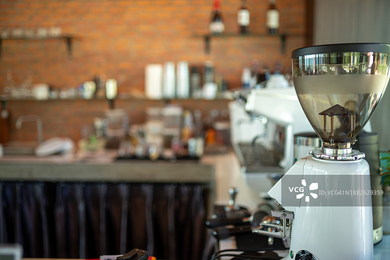 咖啡馆里的咖啡研磨器图片素材