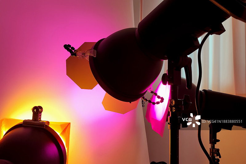演播室彩色闪光灯照片图片素材
