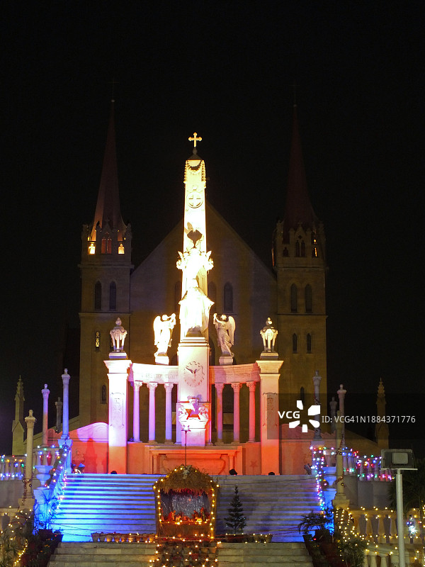 圣帕特里克教堂夜景图片素材