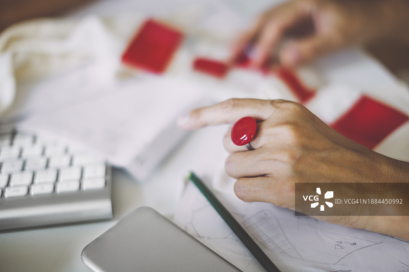 成功的时装设计师肖像图片素材