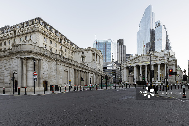 伦敦金融区的空旷街道图片素材