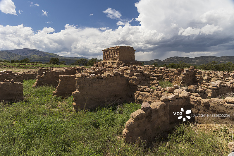 美国新墨西哥州埃斯帕尼奥拉普耶悬崖普耶悬崖房屋图片素材