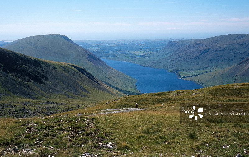 斯卡 Fell Pike 山顶的废水图片素材
