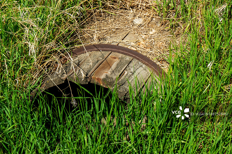 木制涵洞图片素材