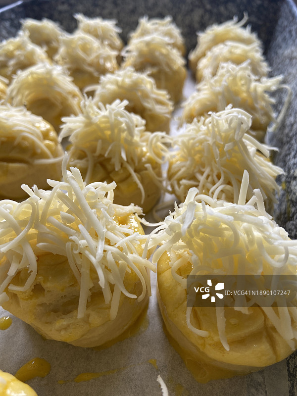 清淡蓬松的奶酪烤饼图片素材