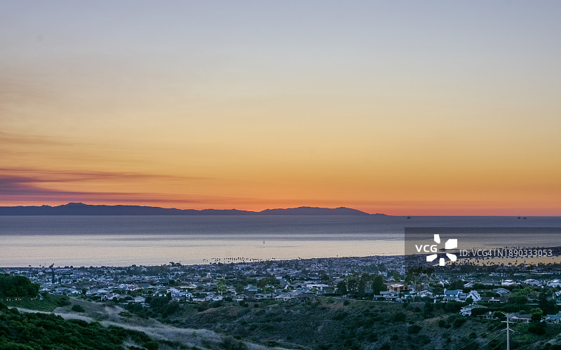 美国加利福尼亚州纽波特海滩日落海景图片素材