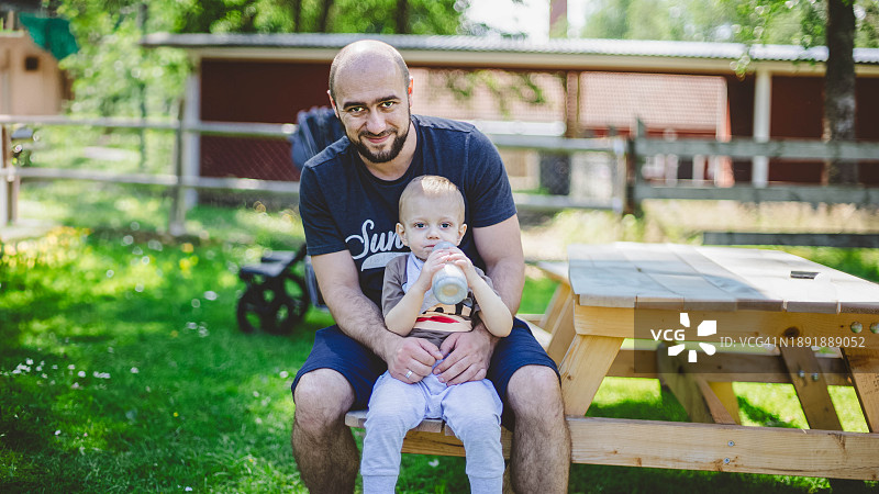 儿子和父亲图片素材