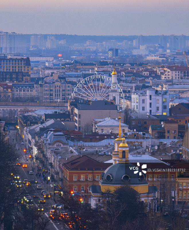 基辅景色，在名为Podil的历史区上空图片素材