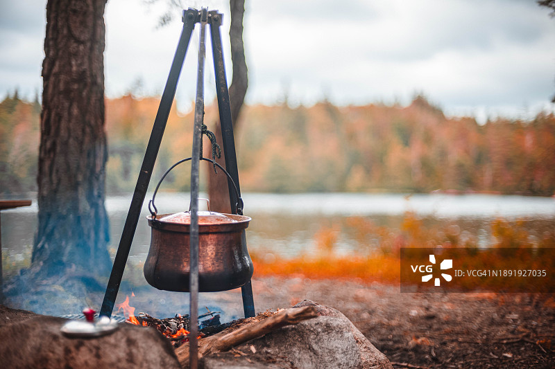 着火的水壶图片素材