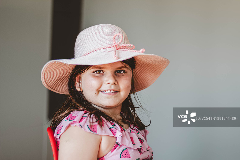 年轻的女孩图片素材