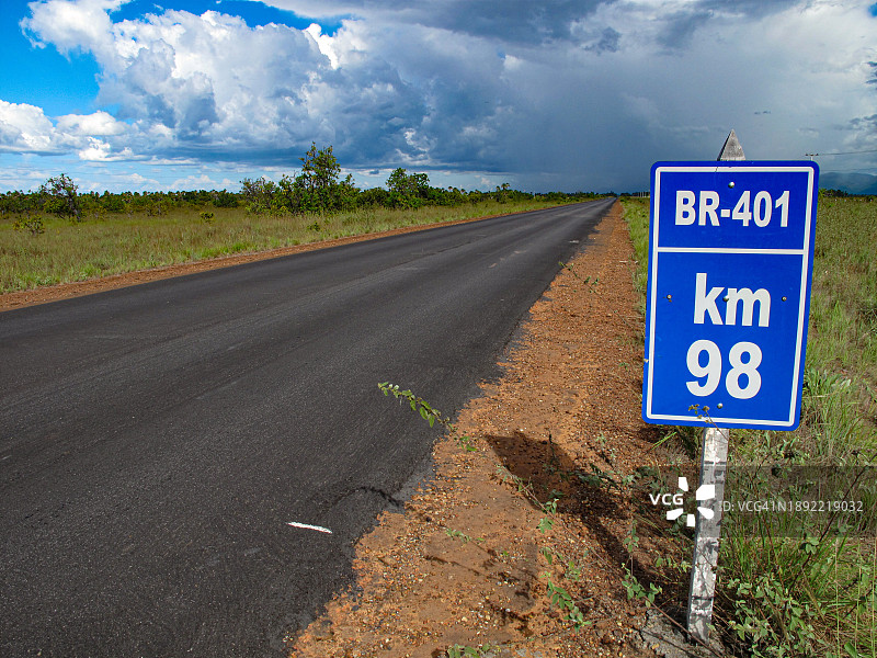 BR401公路，罗赖马州 - 巴西和圭亚那的边界图片素材