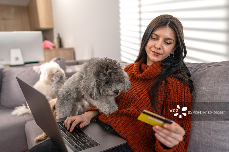 你要给我买东西，对吗？图片素材