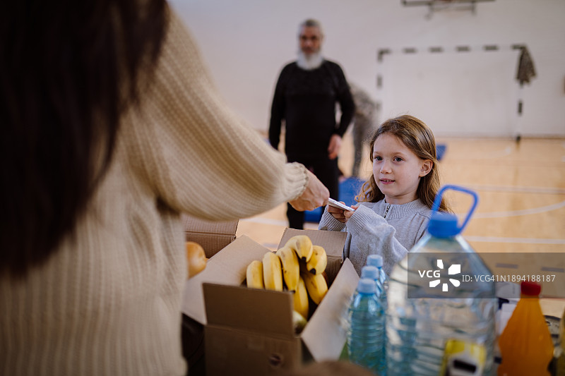 多民族志愿者社区慈善中心工作图片素材