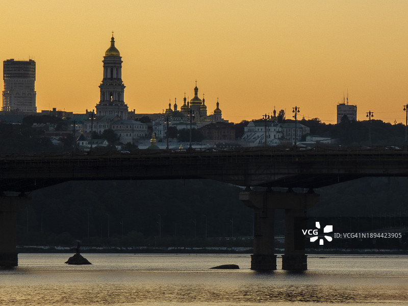 基辅洞窟修道院：历史悠久的东正教修道院图片素材