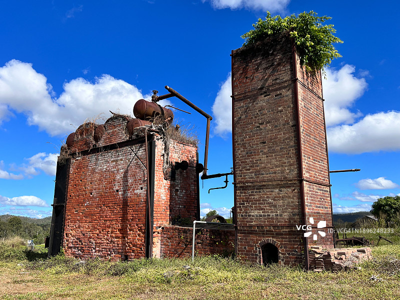废弃的锯木厂蒸汽设备图片素材