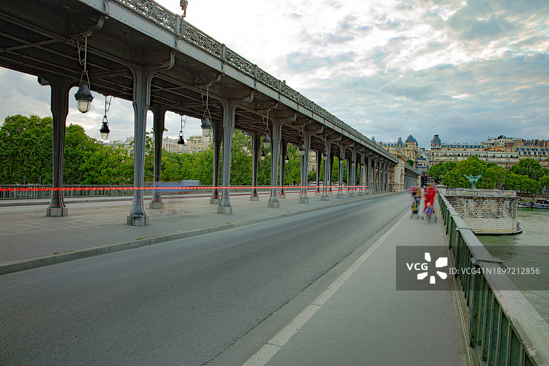 法国巴黎比尔哈凯姆桥图片素材