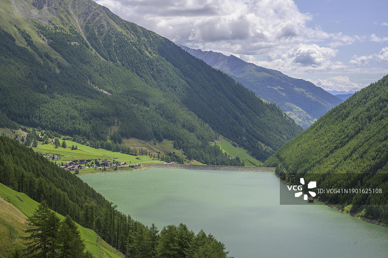 意大利南蒂罗尔费尔纳格特水库图片素材