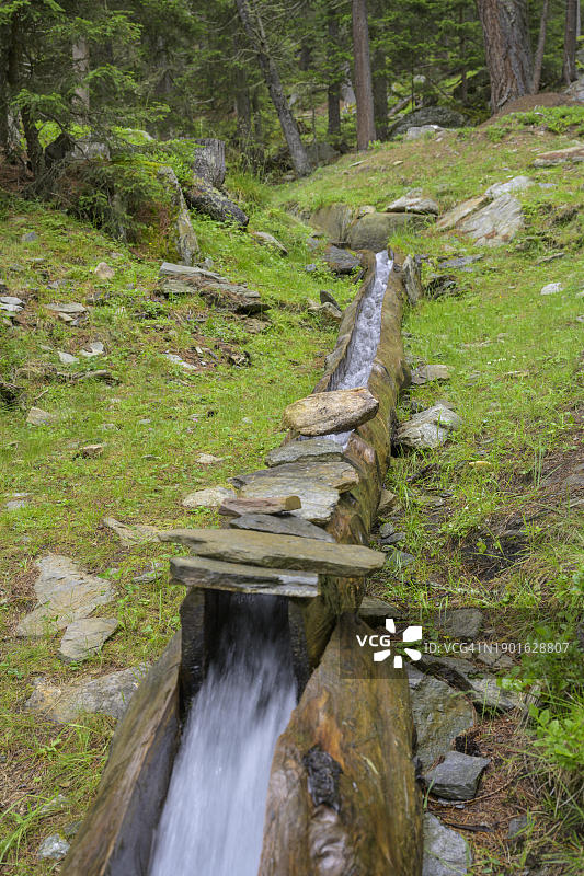 坎德尔瓦木制水渠，马特尔，南蒂罗尔，意大利，欧洲图片素材