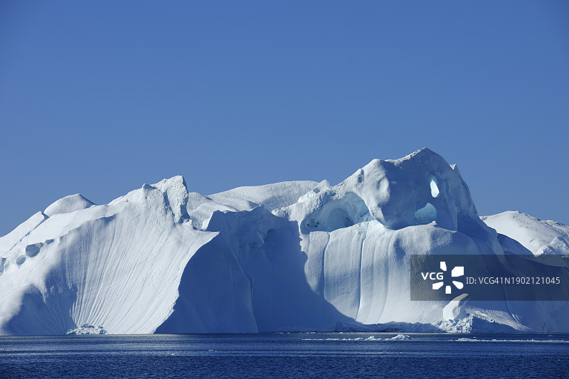 北美格陵兰岛伊卢利萨特冰峡湾的冰山图片素材