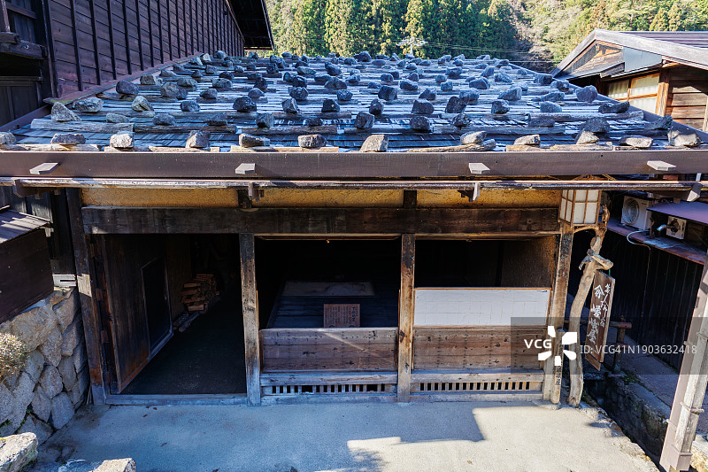 日本妻笼宿中山道旁的旧木屋图片素材