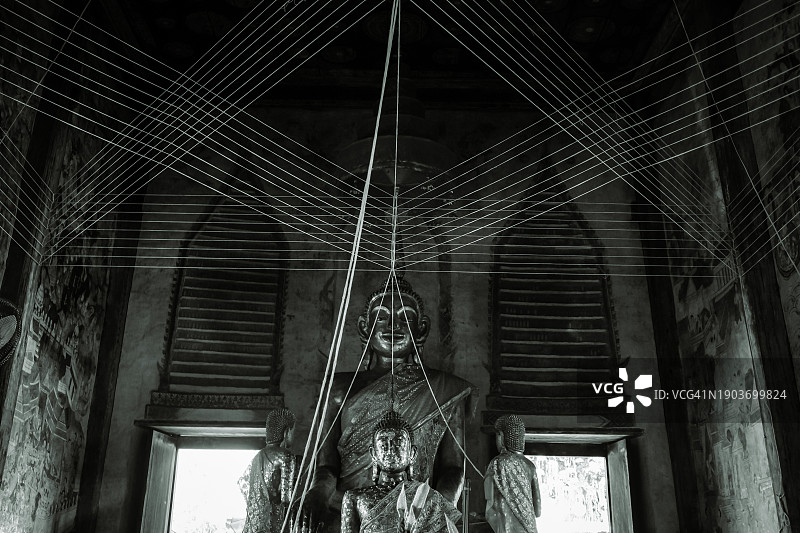 古寺庙中的佛像图片素材
