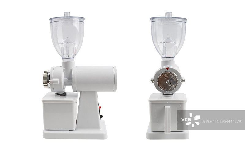 现代电动咖啡研磨机，带咖啡豆，隔离在白色背景上图片素材