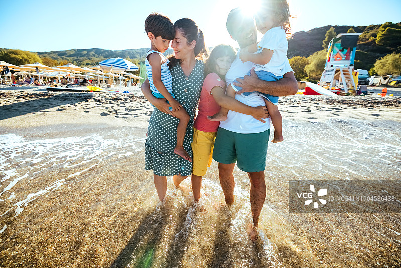 海边的家庭图片素材