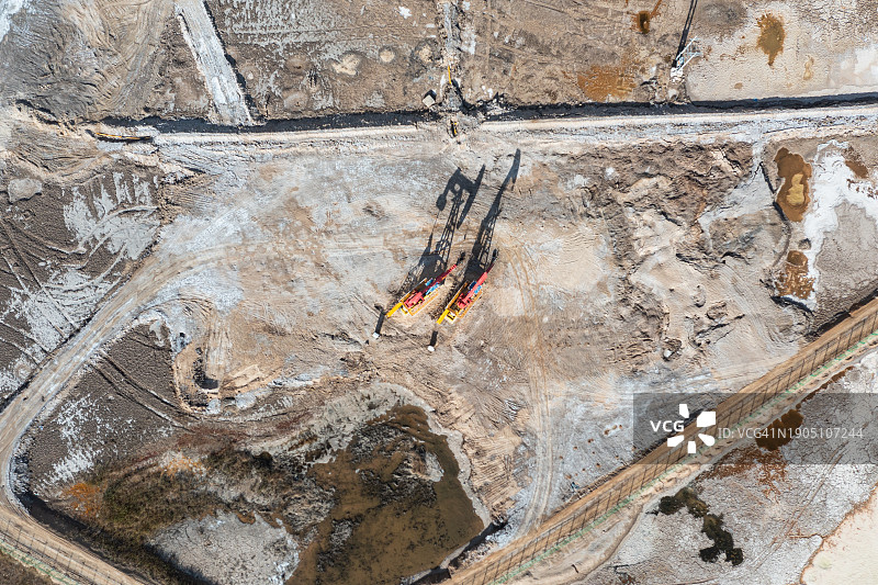 石油抽油机的俯视照片图片素材