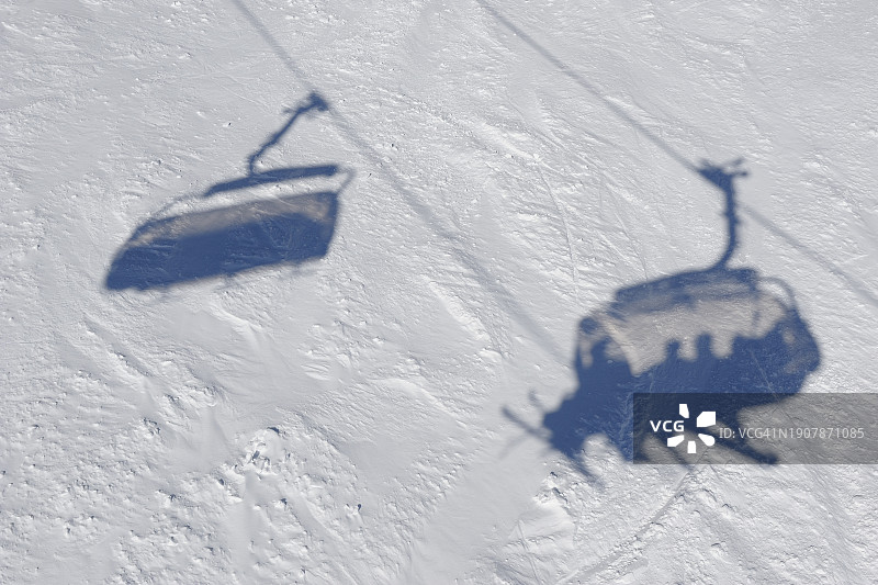 楚格峰滑雪缆车的影子图片素材