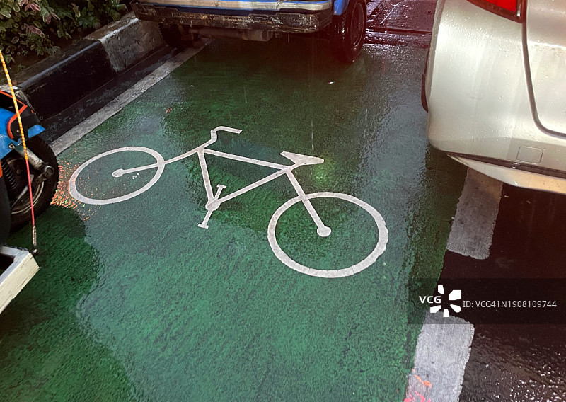 道路上的自行车标志图片素材