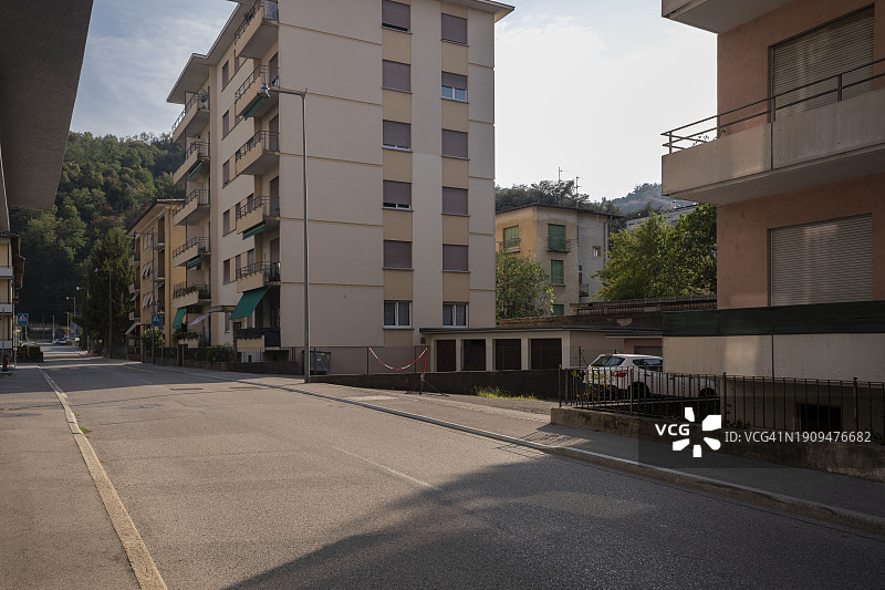 夏季炎热空旷的街道图片素材